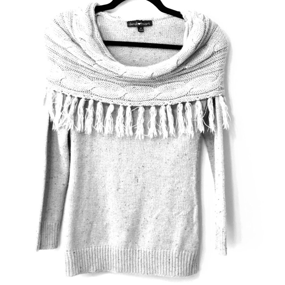 Super cute Derek Heart sweater. Size M